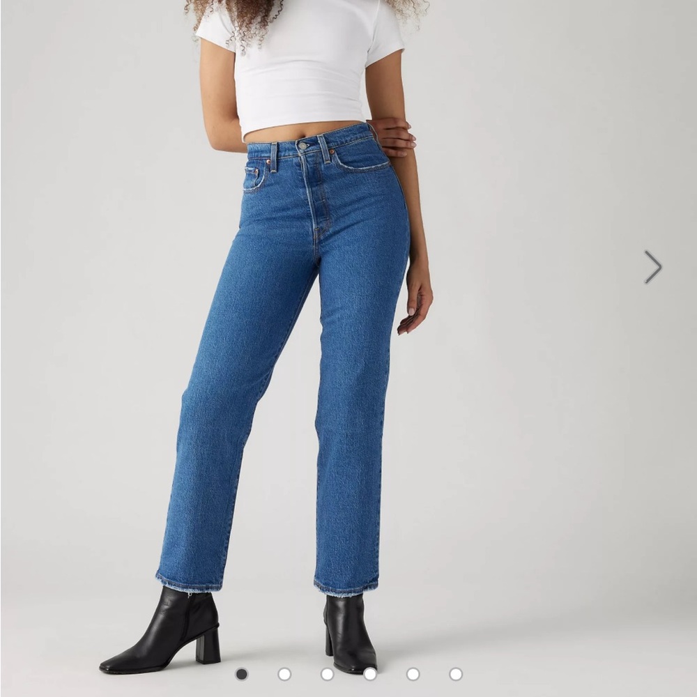 Levi's Women’s Ribcage Straight Ankle Jeans in Deep Blue - Picture 3 of 3